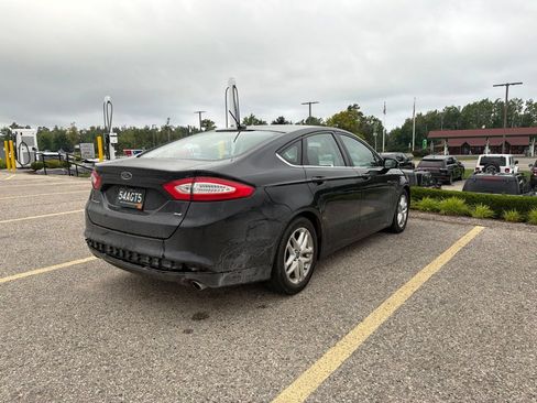 Used 2013 Ford Fusion SE FWD image 8