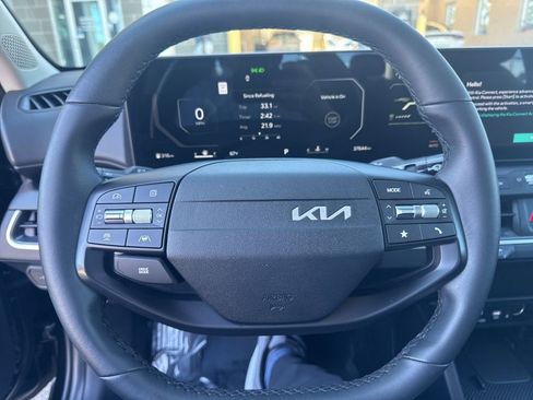 Used 2025 Kia K4 EX image 12