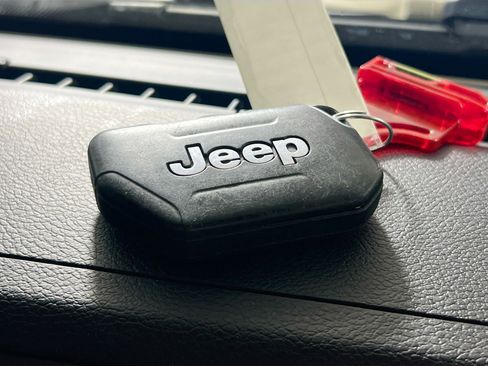 Used 2020 Jeep Gladiator Sport AWD/4WD image 36