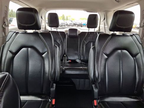 Used 2023 Chrysler Pacifica Touring-L FWD image 20