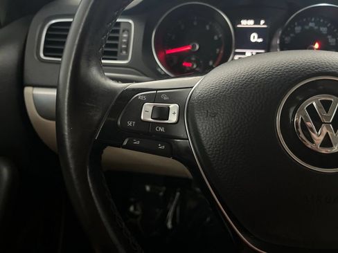 Used 2017 Volkswagen Jetta SE FWD image 57