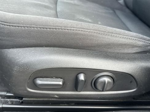 Used 2018 Chevrolet Malibu LT w/ LPO, Convenience Package 2 image 14