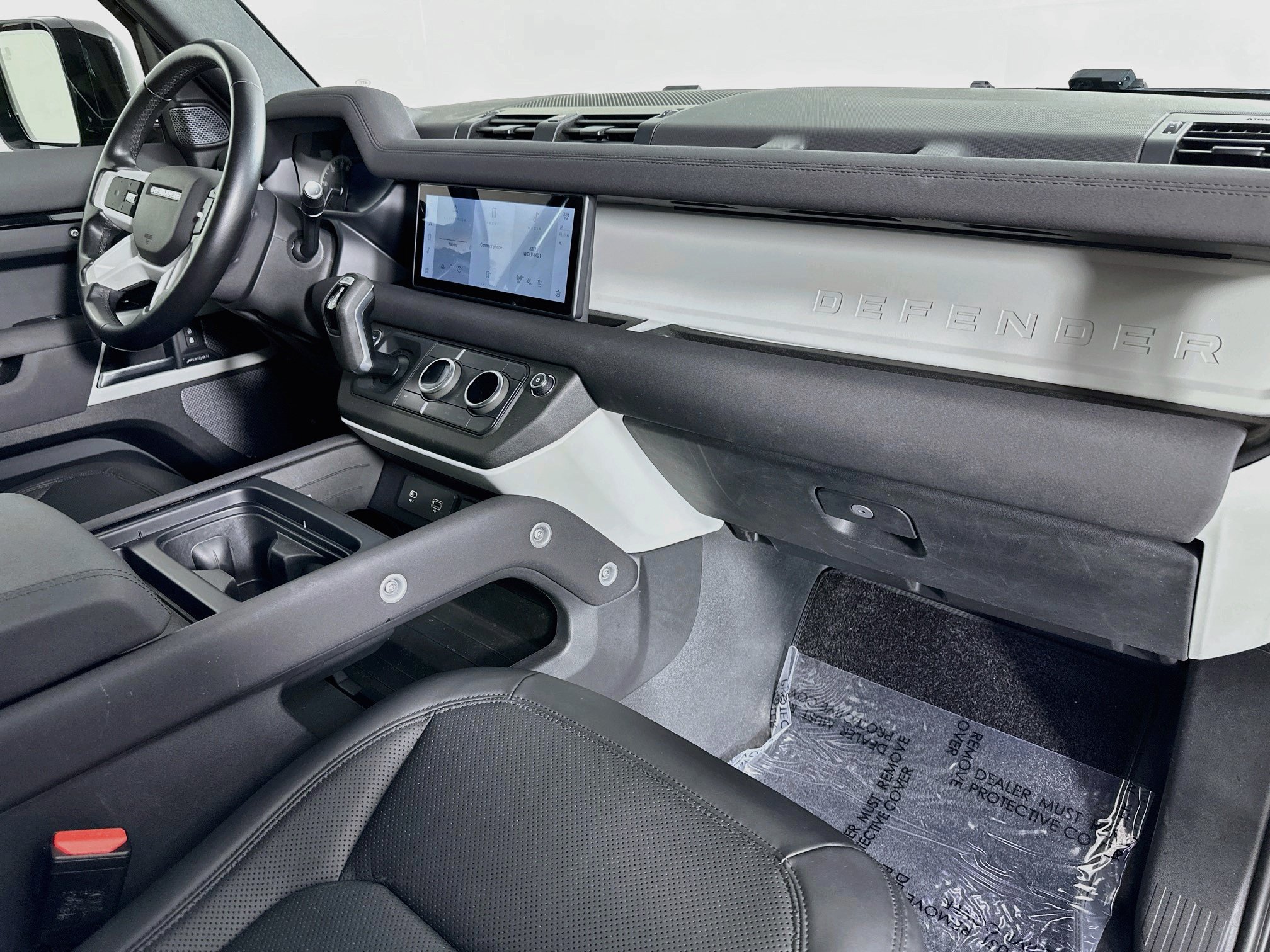 Certified 2023 Land Rover Defender 110 S AWD/4WD image 28