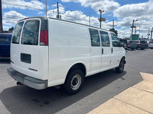 Used 2002 Chevrolet Express 2500 RWD image 7