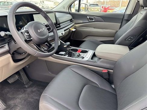 New 2026 Kia Carnival EX image 12