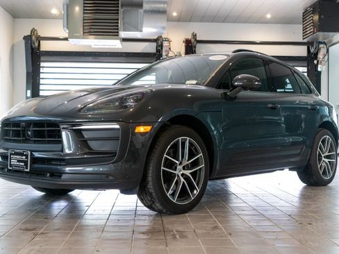 Certified 2025 Porsche Macan AWD/4WD image 1