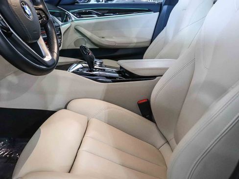 Used 2019 BMW 530e w/ Convenience Package RWD image 18