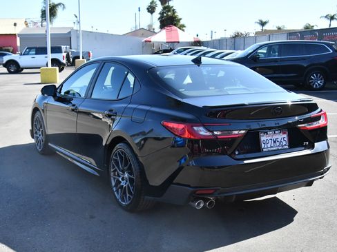 Used 2025 Toyota Camry SE image 6