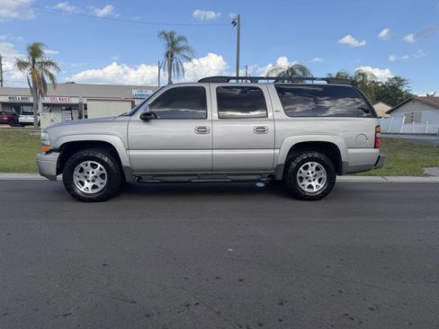 Used 2005 Chevrolet Suburban Z71 w/ Preferred Equipment Group image 8