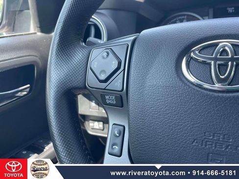 Used 2022 Toyota Tacoma TRD Off-Road w/ Technology Package AWD/4WD image 25