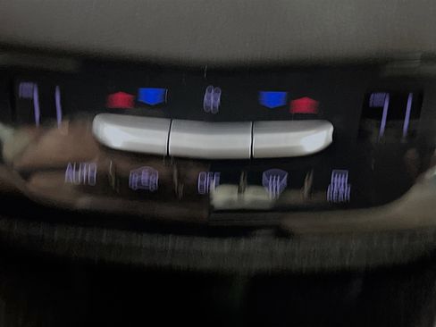 Used 2017 Cadillac XT5 FWD image 26