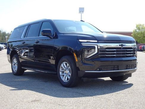 New 2026 Chevrolet Suburban LT w/ Comfort Package image 14