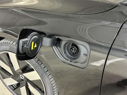 Certified 2024 Volvo S60 T8 Plus w/ Climate Package image 9