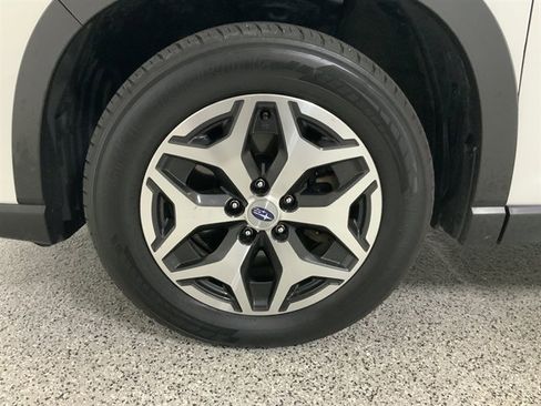 Used 2022 Subaru Forester Premium image 11