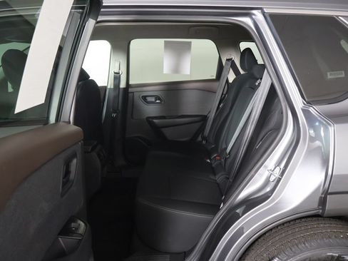 Used 2023 Nissan Rogue S AWD/4WD image 26