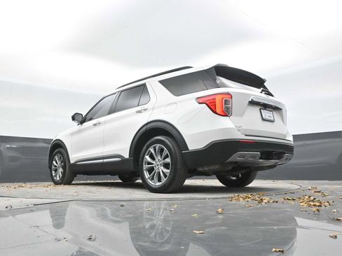 Used 2022 Ford Explorer XLT w/ Equipment Group 202A image 33