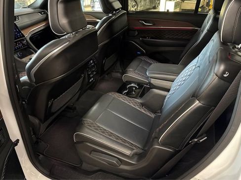 Used 2023 Jeep Grand Cherokee L Summit w/ Advanced Protech Group IV image 10