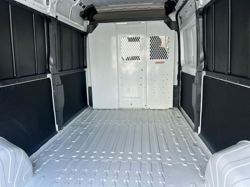 Used 2024 RAM ProMaster 2500 w/ Convenience Group FWD image 10
