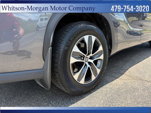 Used 2022 Toyota Highlander XLE AWD/4WD image 42