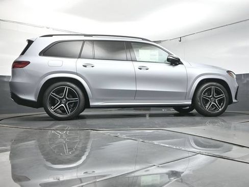 Used 2026 Mercedes-Benz GLS 450 4MATIC image 41