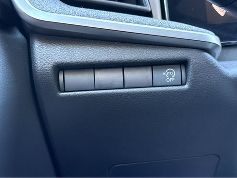 Used 2025 Nissan Kicks S image 9