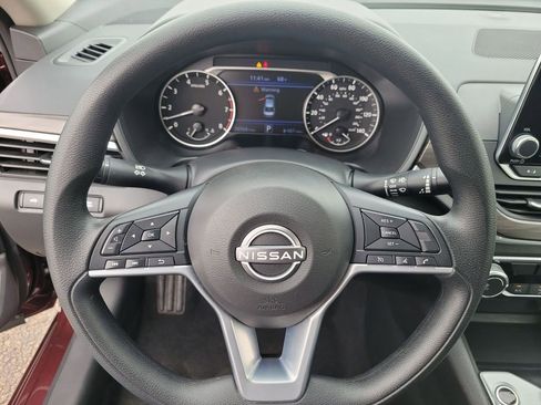 Used 2025 Nissan Altima 2.5 SV image 21