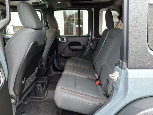 Used 2024 Jeep Wrangler Unlimited Rubicon w/ Technology Group image 9