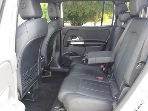 Used 2023 Mercedes-Benz GLB 250 4MATIC image 14