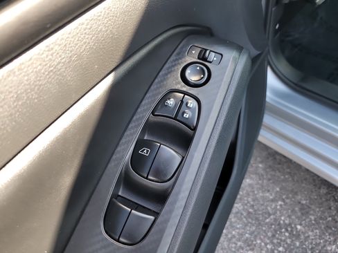 Used 2024 Nissan Altima 2.5 S FWD image 15