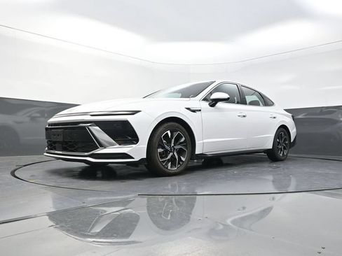 Used 2025 Hyundai Sonata SEL FWD image 33
