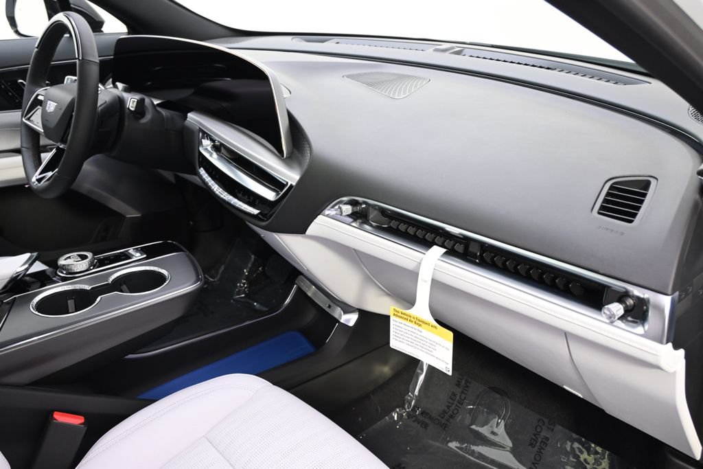 New 2026 Cadillac Lyriq Premium Luxury w/ LPO, Floor Liner Package AWD/4WD image 15