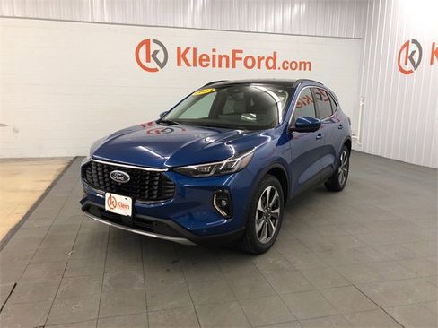 Used 2023 Ford Escape Platinum w/ Premium Technology Package image 3