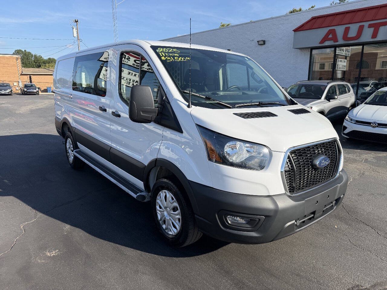 Used 2025 Ford Transit 250 Low Roof w/ Exterior Upgrade Package RWD image 3