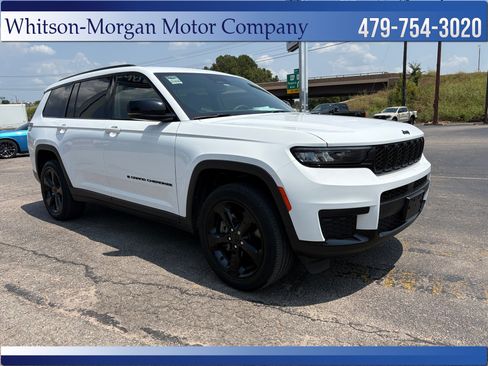 Used 2023 Jeep Grand Cherokee L Laredo RWD image 3