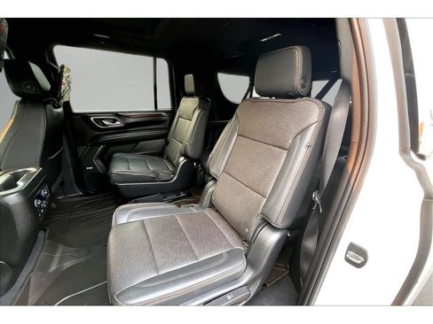 Used 2023 Chevrolet Suburban High Country w/ Max Trailering Package AWD/4WD image 19
