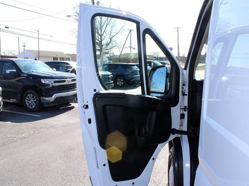 Used 2023 RAM ProMaster 2500 w/ Convenience Group image 12