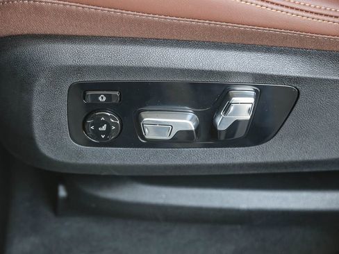 New 2026 BMW X6 M60i AWD/4WD image 19