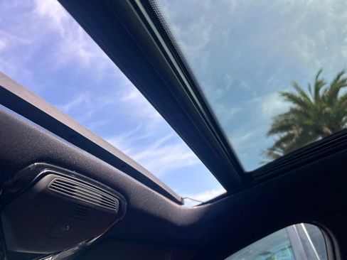 Used 2025 BMW M440i RWD image 14