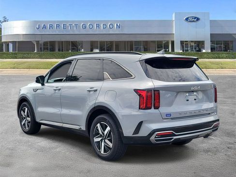 Used 2022 Kia Sorento EX w/ Panoramic Sunroof Package FWD image 3