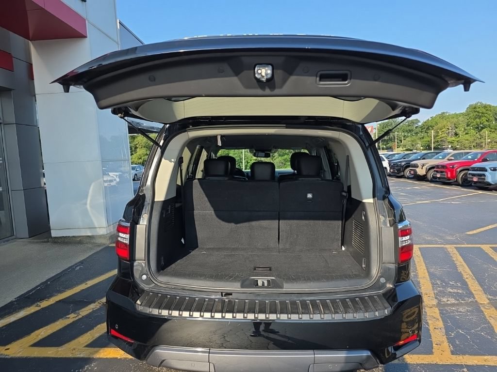 Used 2024 Nissan Armada SV AWD/4WD image 5