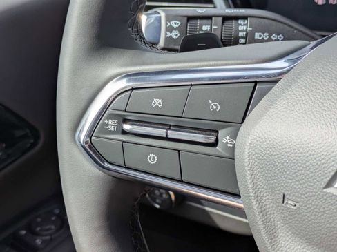 New 2026 Chevrolet Suburban LT image 24