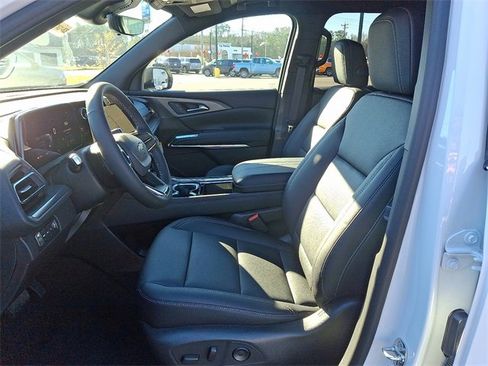 New 2026 Chevrolet Traverse LT image 10