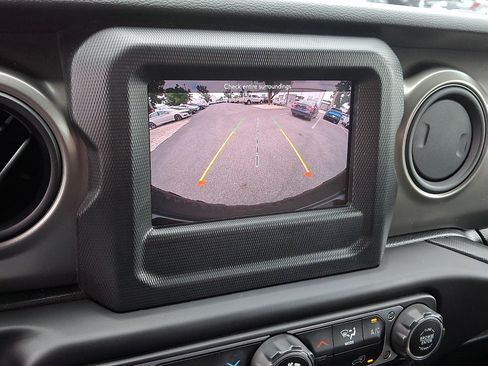 Used 2023 Jeep Wrangler Sport AWD/4WD image 19