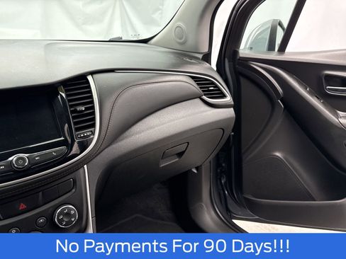 Used 2019 Chevrolet Trax LT w/ LT Convenience Package image 21
