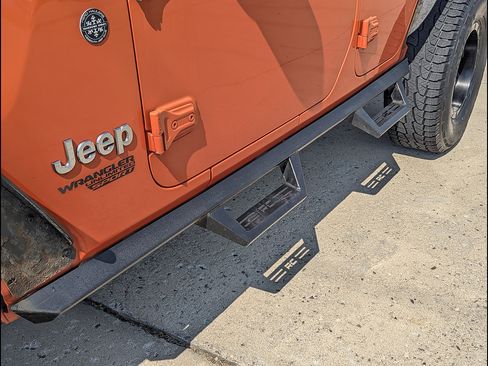 Used 2018 Jeep Wrangler Unlimited Sport S AWD/4WD image 13