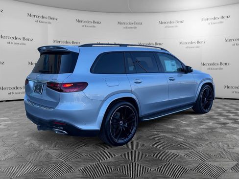 Used 2025 Mercedes-Benz GLS 580 4MATIC image 5