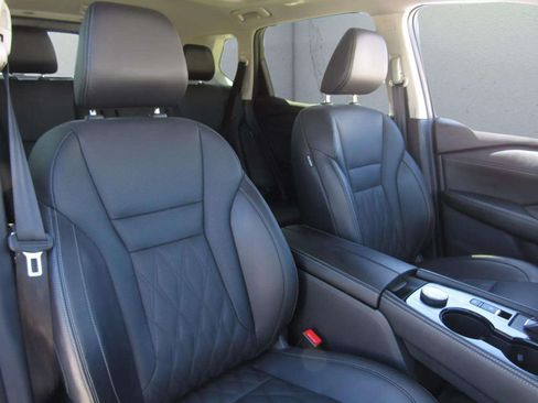 Used 2025 Nissan Rogue Platinum w/ Platinum Premium Package AWD/4WD image 11