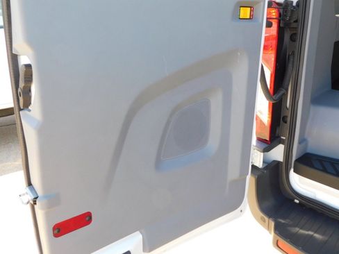 Used 2016 Ford Transit 150 XL image 31