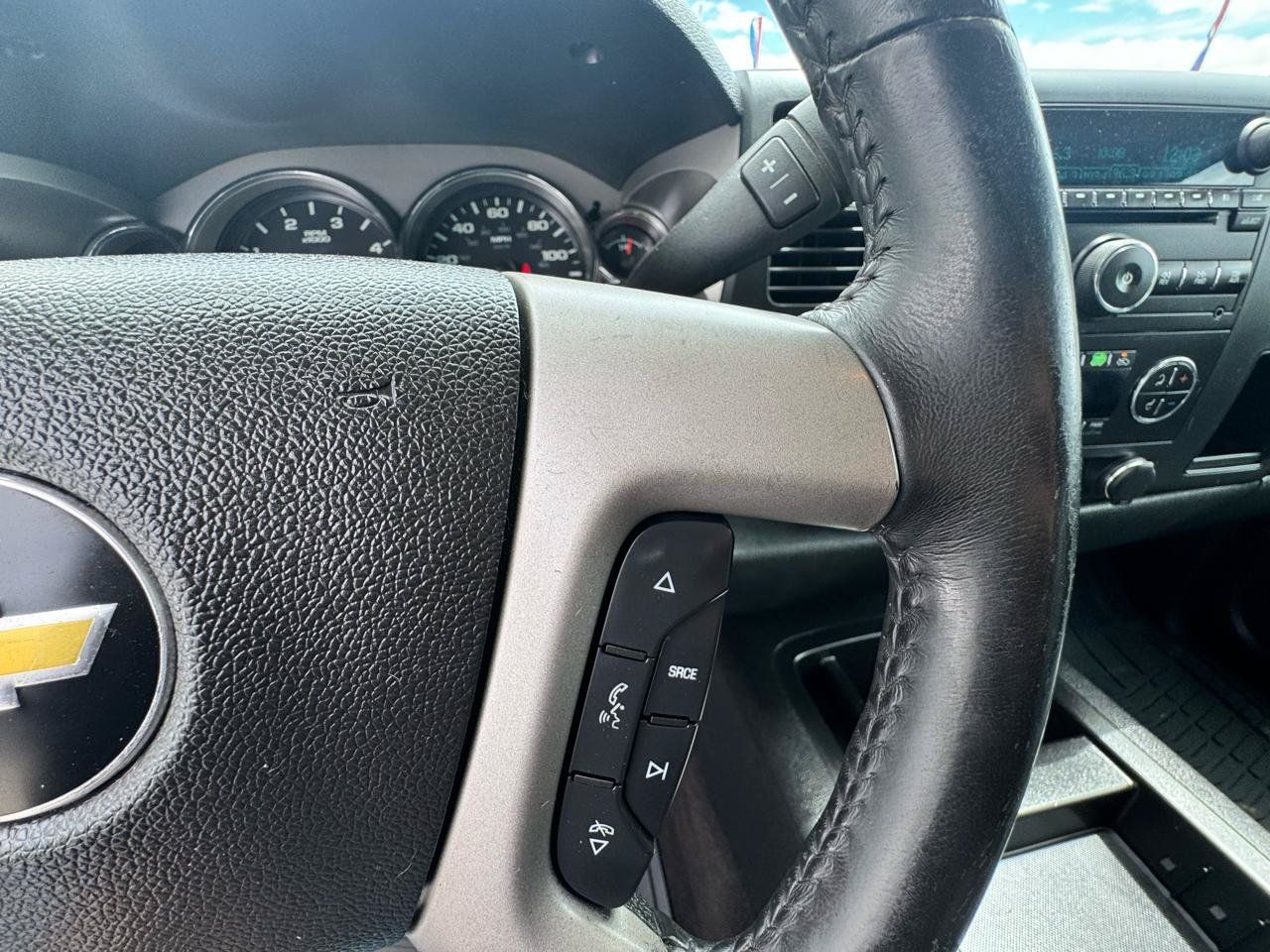 Used 2013 Chevrolet Silverado 2500 LT w/ Interior Plus Package AWD/4WD image 26
