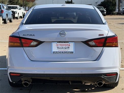 Used 2024 Nissan Altima 2.5 SR image 5